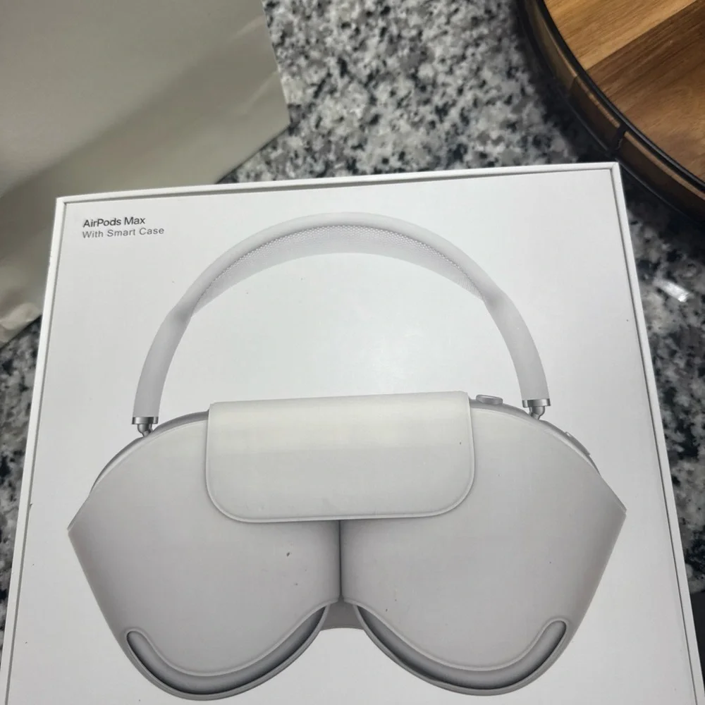Apple White VR AR Headset with Integrated Display